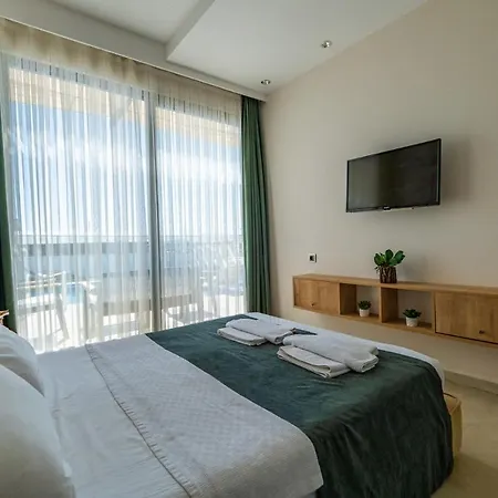 Karaca Villa *